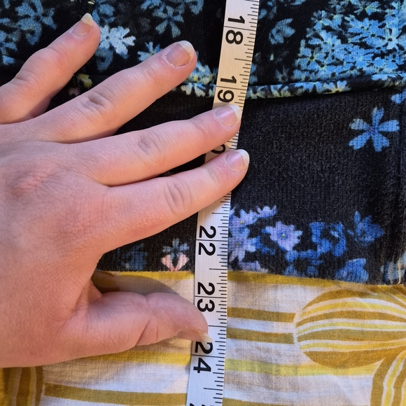 Lululemon Athletica Black and Blue Floral Hoodie - Picture 9 of 9